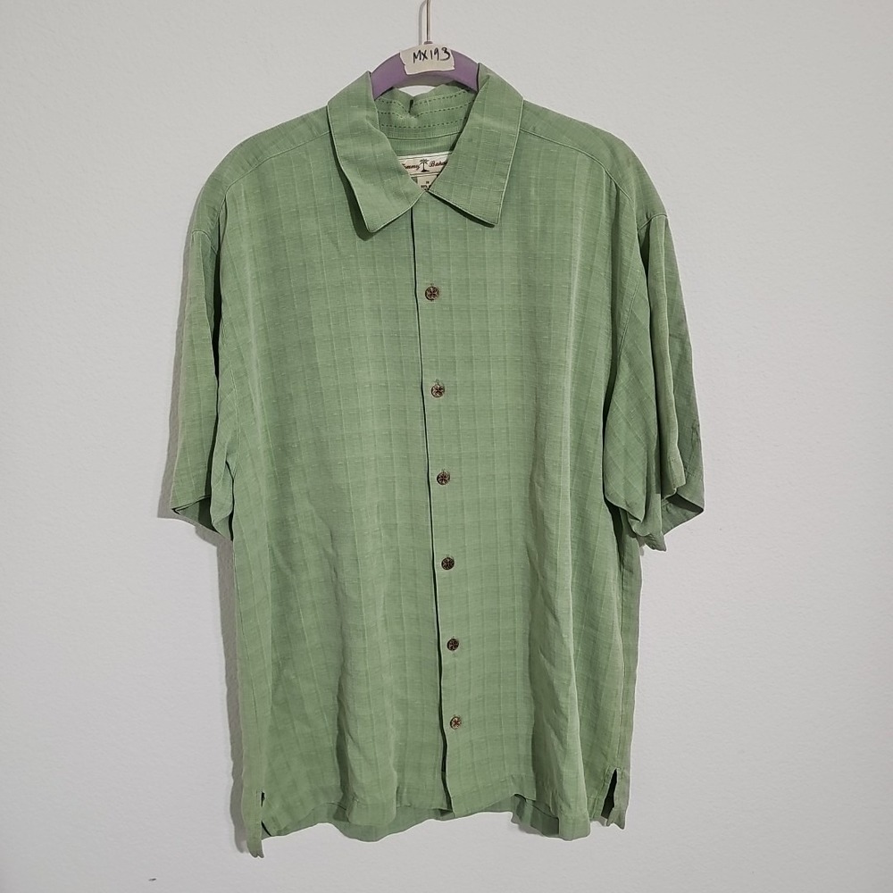 Men's Tommy Bahama 100% SILK Button Up Shirt •Size M